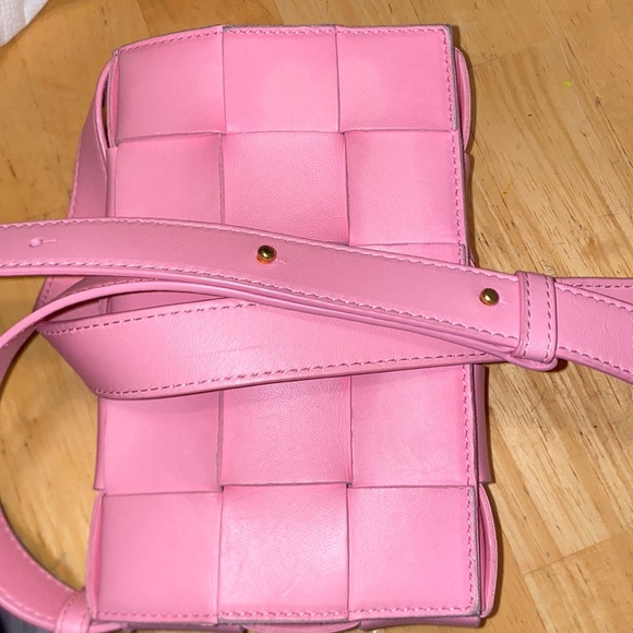 Authentic BOTTEGA VENETA Small Intrecciato Leather Cassette Crossbody Bag - Picture 4 of 16